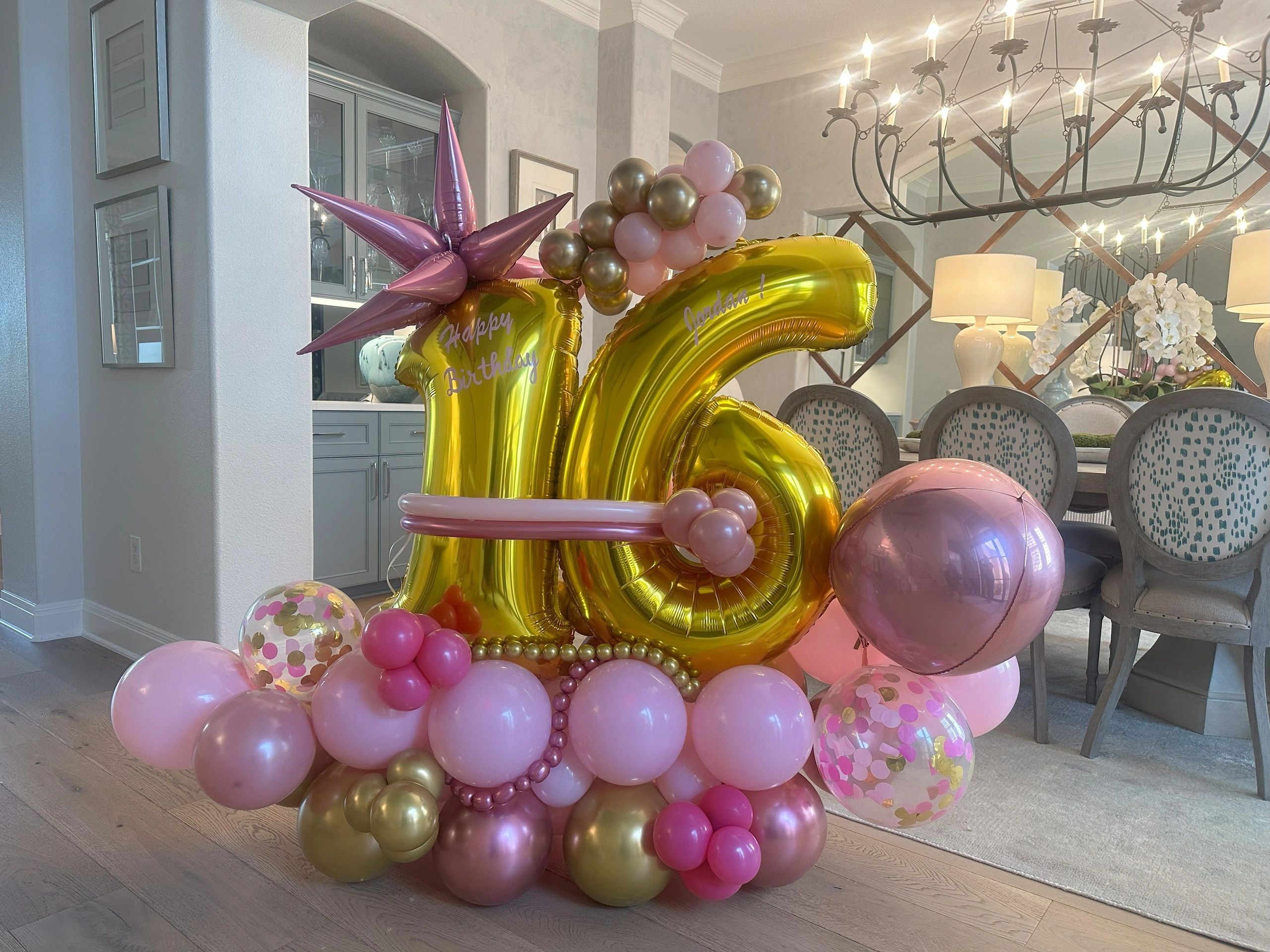Freestanding balloon arrangement